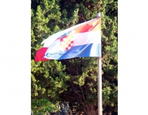 Fotografia: Flaga Chorwacji na maszcie